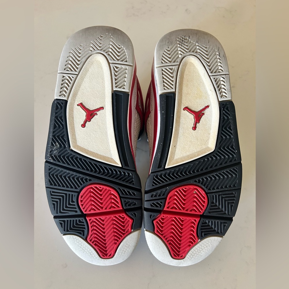 NIKE AIR JORDAN FOURS (IV) RETRO 6YOUTH; Fire Red / White - Picture 5 of 13